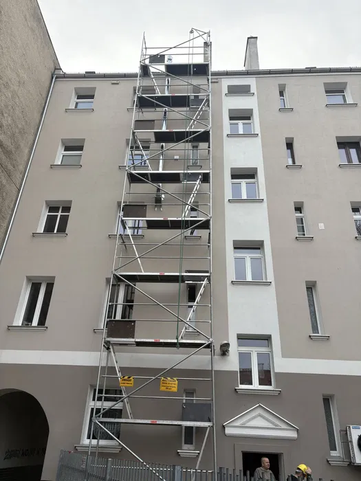 Wynajem rusztowania alu Faraone , warszawskie, alu elewacyjne