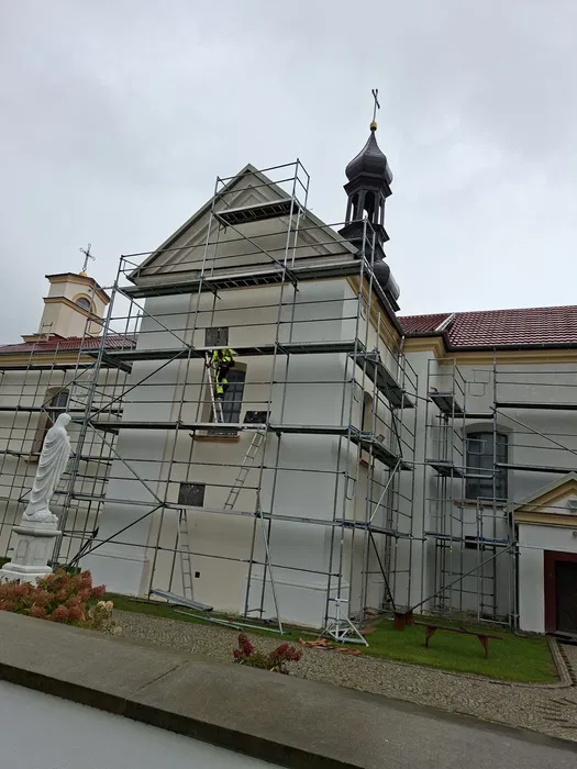 montaż rusztowań z uprawnieniami, wynajem rusztowań