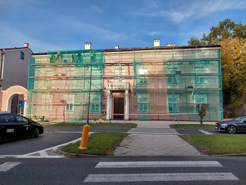 montaż rusztowań z uprawnieniami, wynajem rusztowań