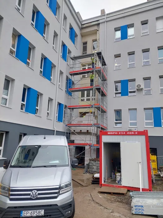 montaż rusztowań z uprawnieniami, wynajem rusztowań