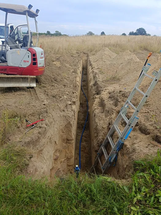 Przyłącza i instalacje wod-kan,c.o i Gaz, układanie kostki brukowej