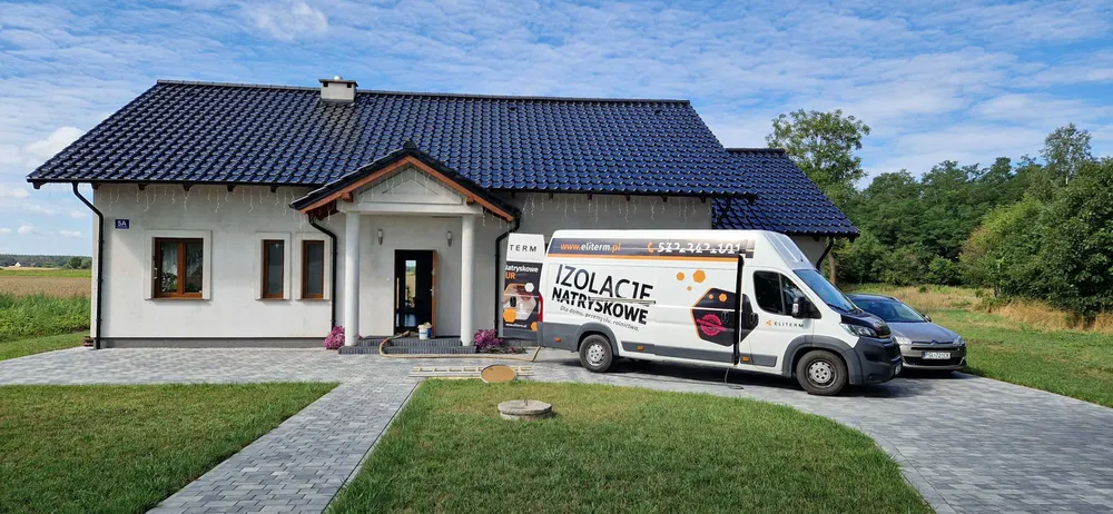 Ocieplenie poddasza PIANA PUR, natrysk, izolacja pianą ocieplenie domu