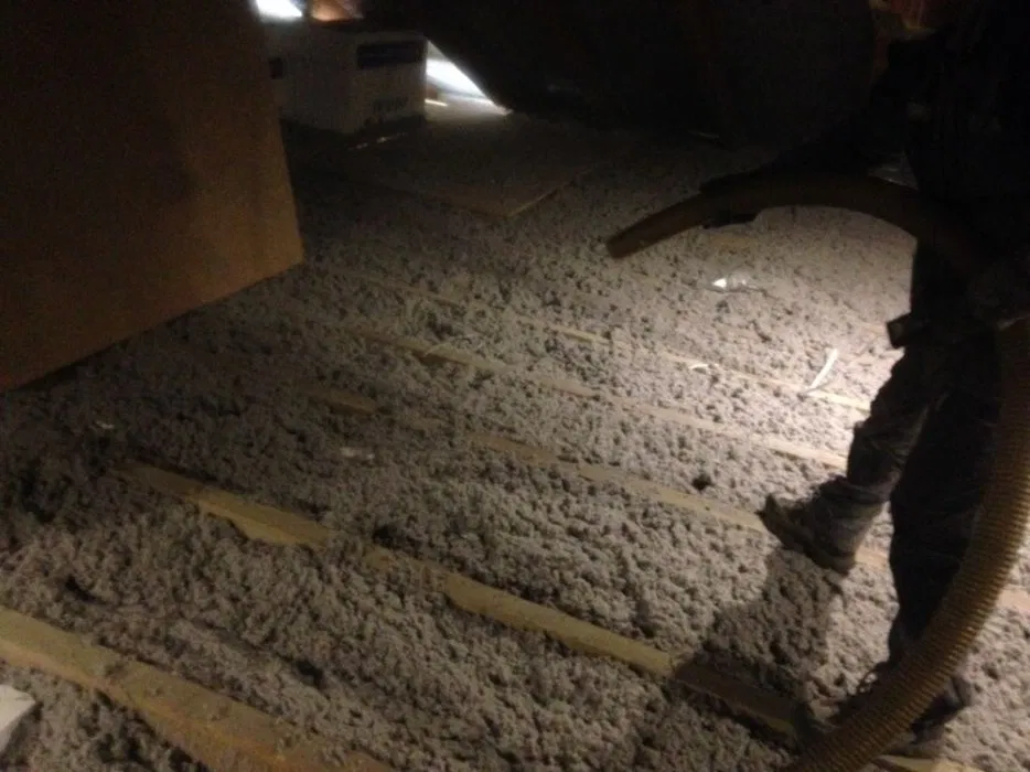 Docieplenie metodą wdmuchiwania (celuloza, wełna mineralna,termowizja