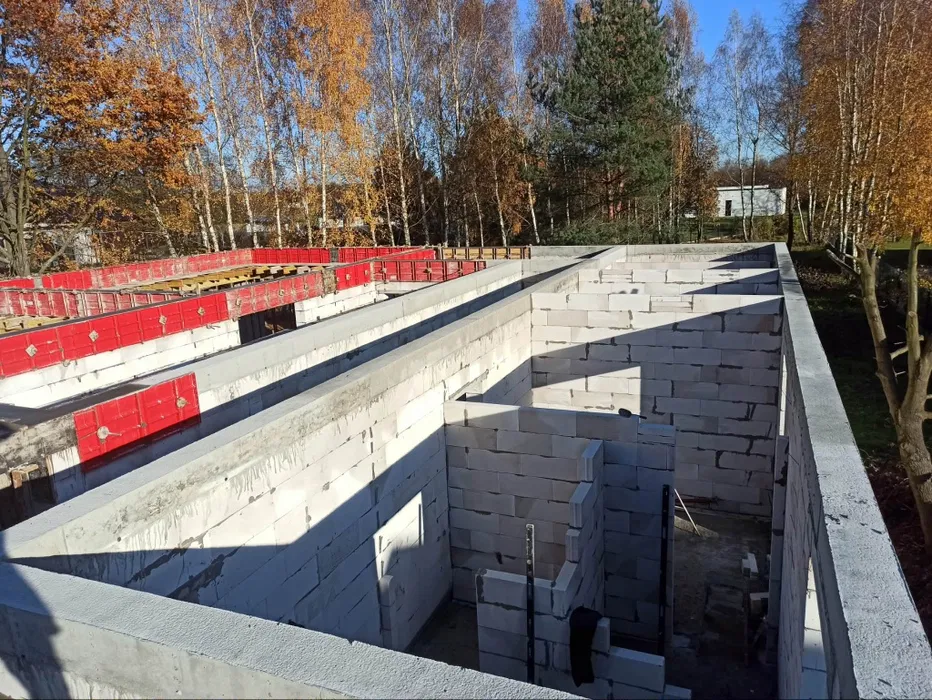 Stropy schody ławy fundamentowe
