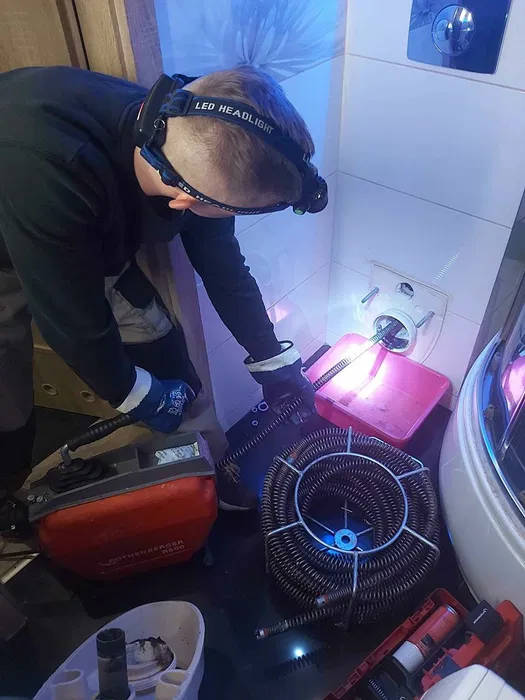 Hydraulik #Udrażnianie przepychanie Rur kanalizacij Wuko Kamera TV