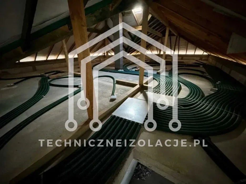 Ocieplenie poddasza pianą PUR | Celulozą | Wełną | Termowizja