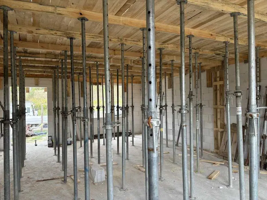 Wynajem podpór stropowych Cholerzyn, stemple, sztyce, dźwigary, korony