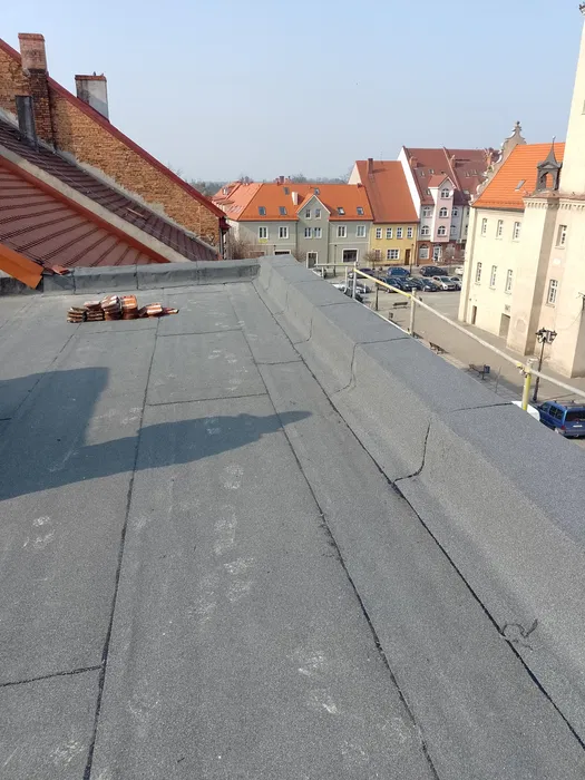 Dekarskie uslugi krycie dachów papa , membrana epdm/ pcv dach plaski