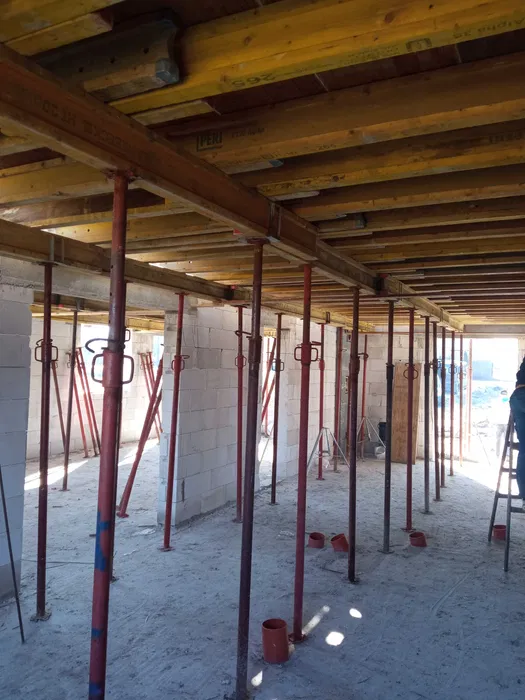 Wynajem wypożyczalnia szalunków stropowych, szalunki stropowe, stemple