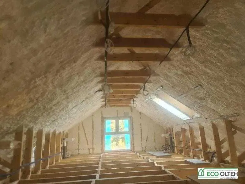 tanie ocieplenie poddaszy, stropów pianą PUR