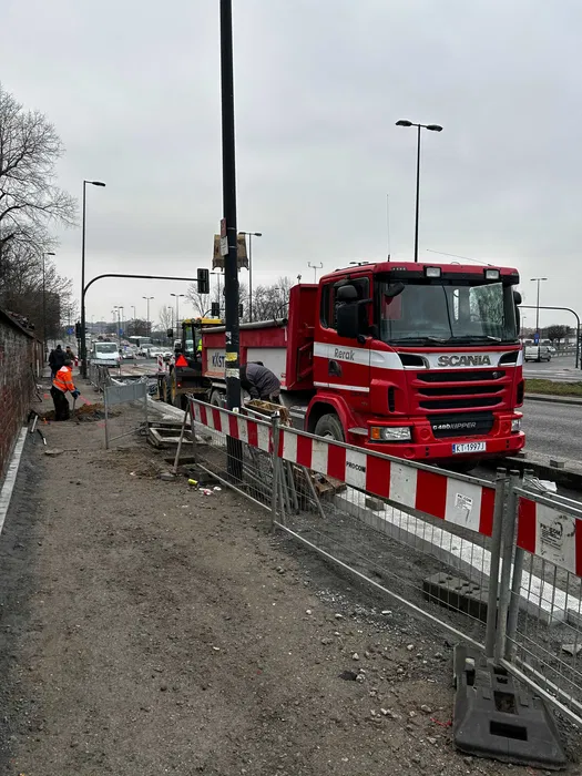 Usługi Koparką oraz koparko-Ładowarką, Sprzedaż kruszyw | Transport