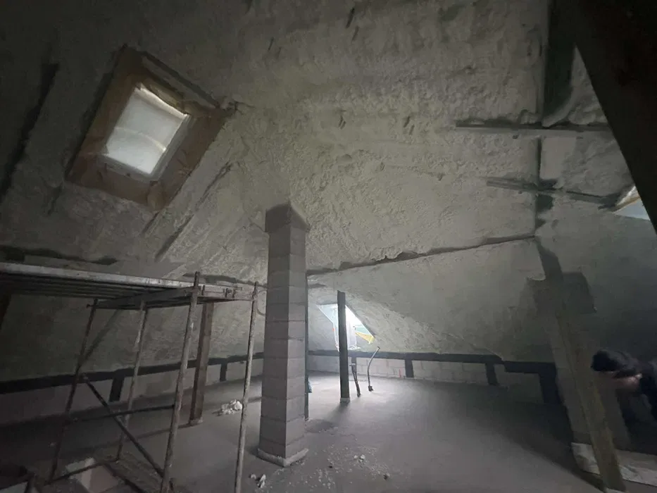 Izolacja natryskowa, Ocieplanie Pianą PUR, Piana PUR