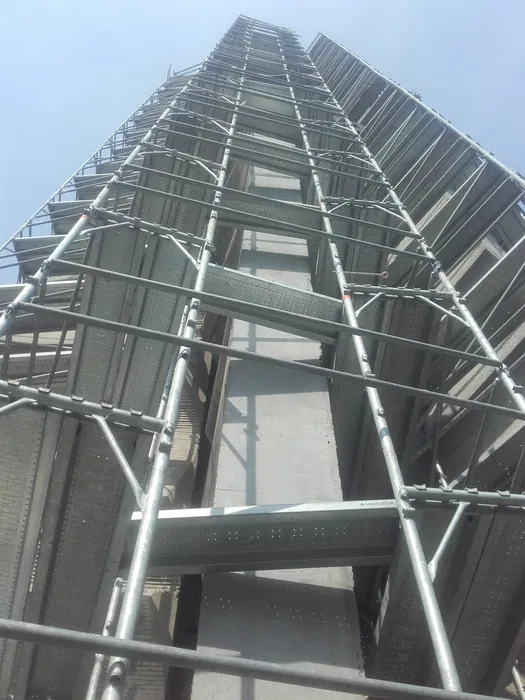 Rusztowania Wynajem Łódź Rusztowanie Aluminiowe Na Kołach Mobilne Lodz