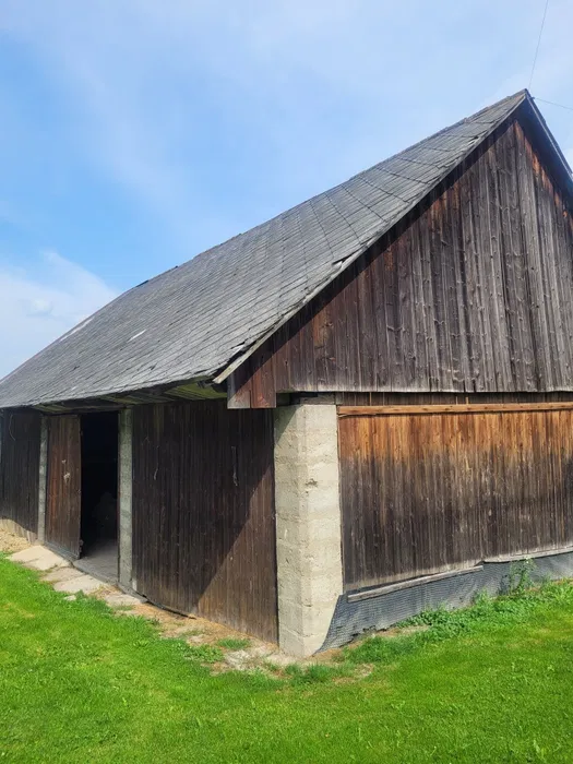 Rozbiórki stodół, domów, szop.