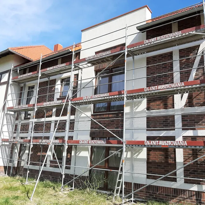 Rusztowania elewacyjne/fasadowe/przejezdne: Wynajem, montaż
