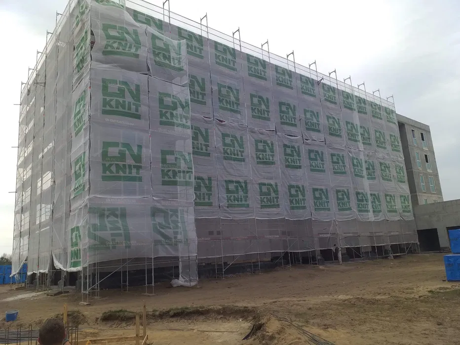 Rusztowania elewacyjne/fasadowe/przejezdne: Wynajem, montaż