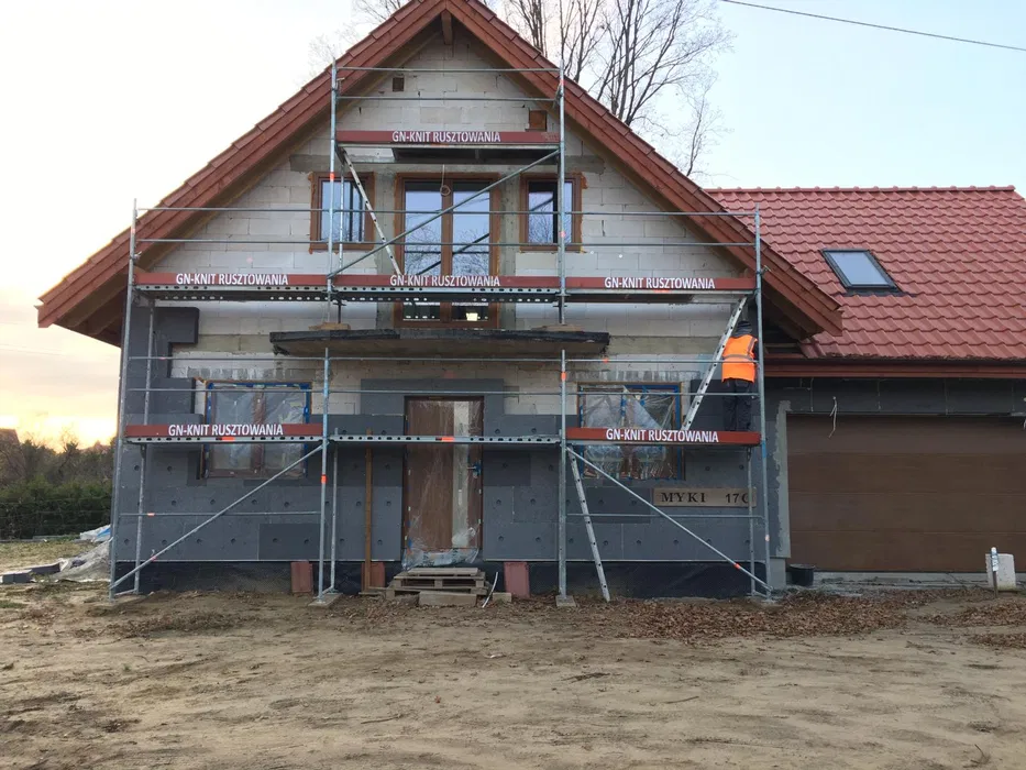 Rusztowania elewacyjne/fasadowe/przejezdne: Wynajem, montaż