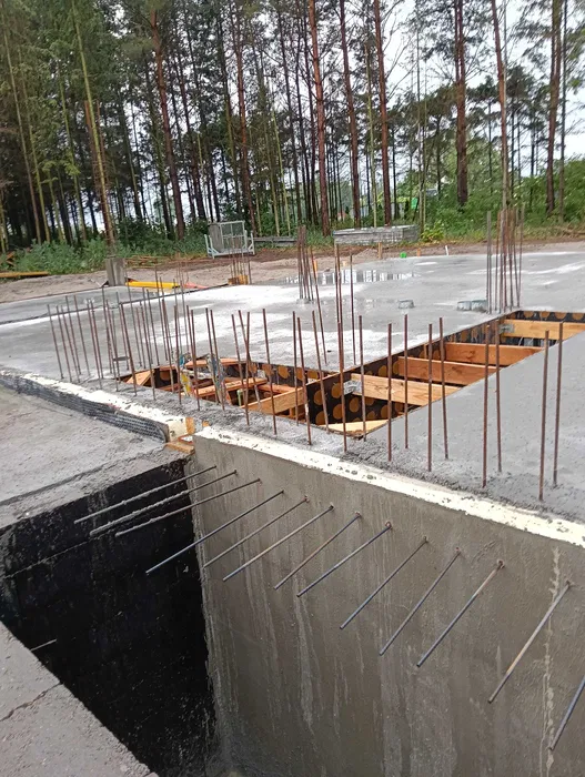 Posadzki maszynowe , tynki, remonty