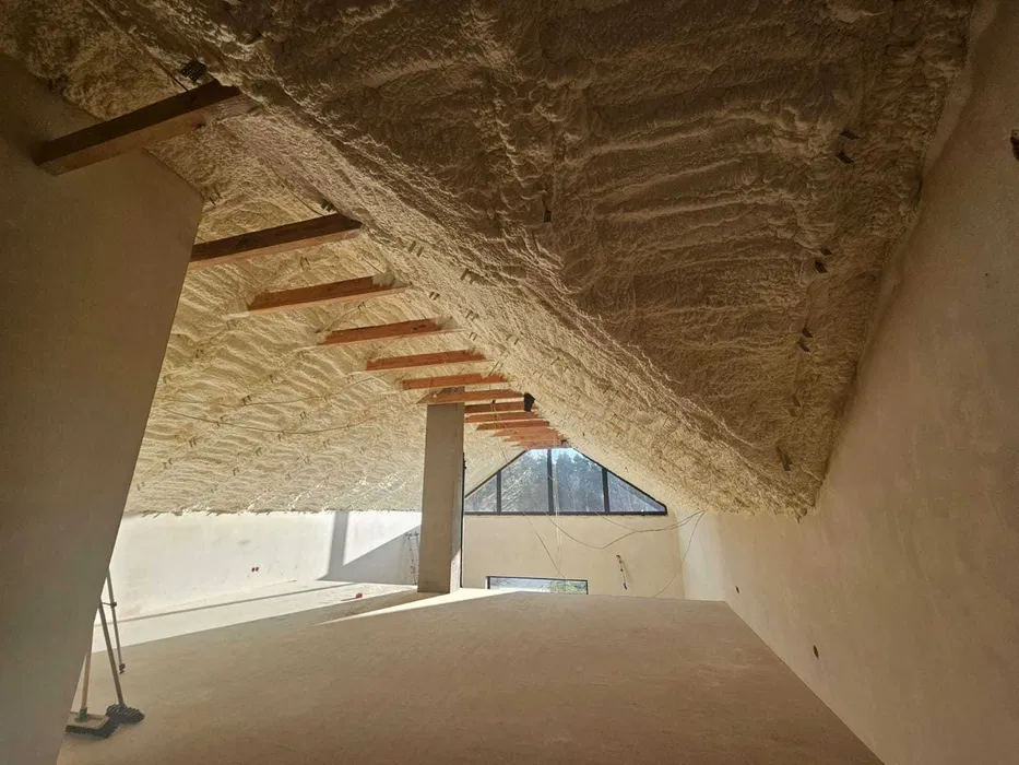 Termoizolacja pianą PUR i PIR