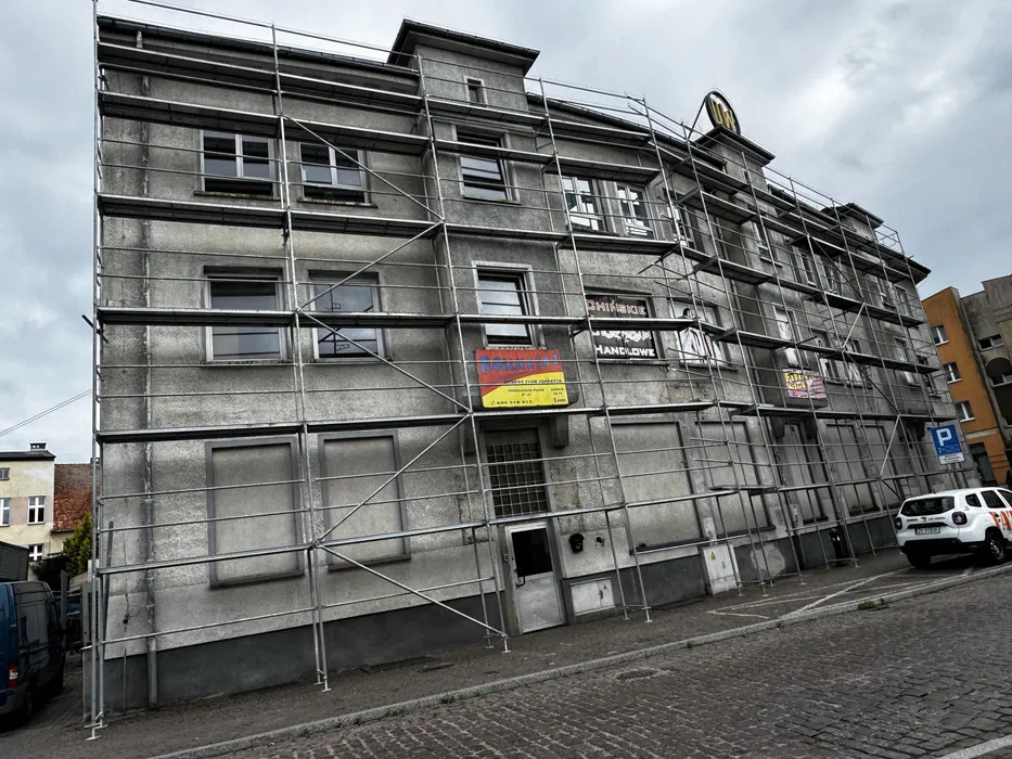 Rusztowania wynajem fasadowe platec choinka