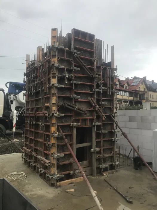 Szalunki stropowe i ścienne stemple sklejka wynajem szalunkow strop