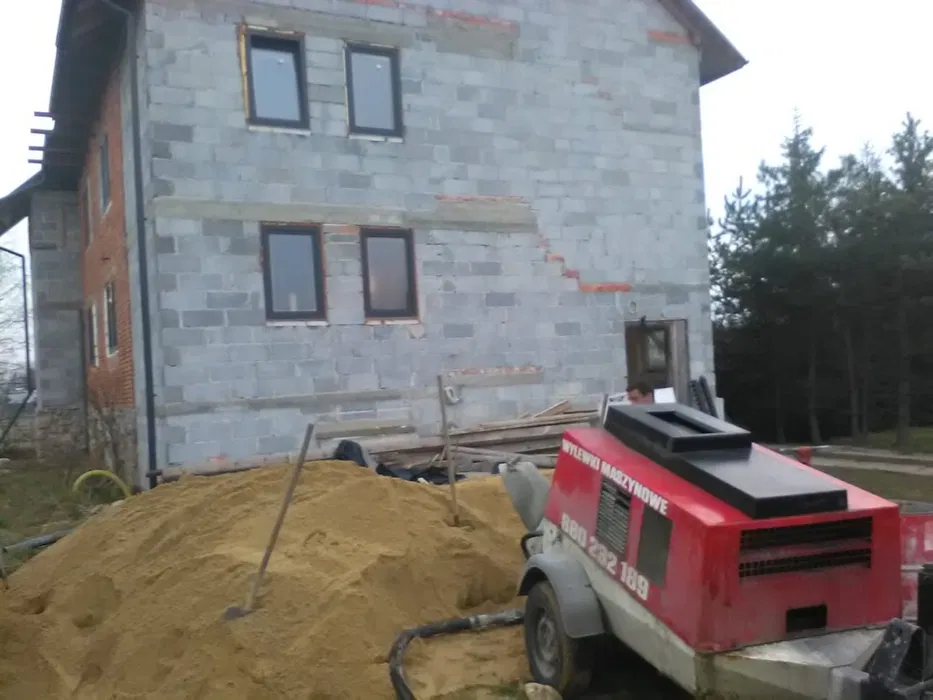 Wylewki maszynowe zacieranie mechaniczne oraz Tynki Maszynowe
