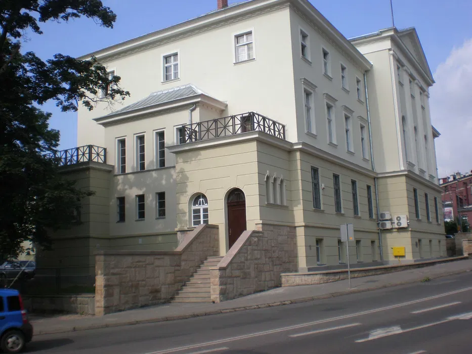 Usługi remontowo-budowlane. Budowa domów. Dachy. Elewacje