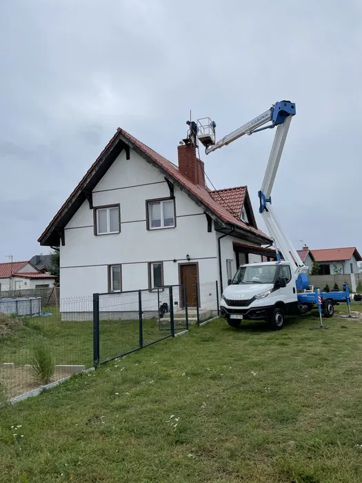 Frezowanie kominów bez chodzenia po dachu wycika drzew
