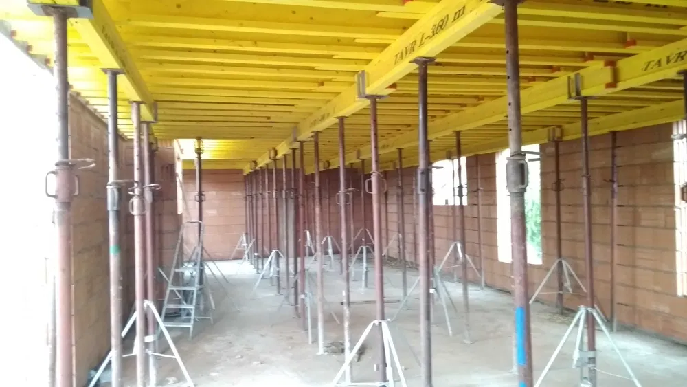 Wynajem wypożyczalnia szalunków stropowych, szalunki stropowe, stemple