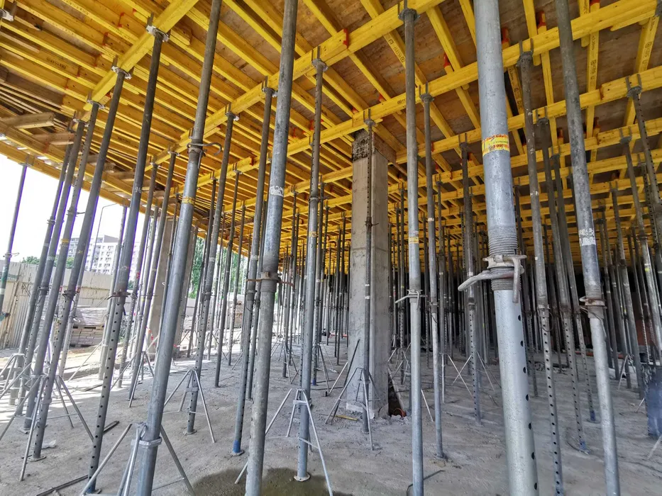 Wynajem szalunków stropowych, ściennych -Deskowanie stropu / Najtaniej