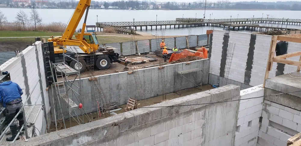 Budowa domów energooszczędnych pasywnych z CLT oraz z żelbetu i cegły