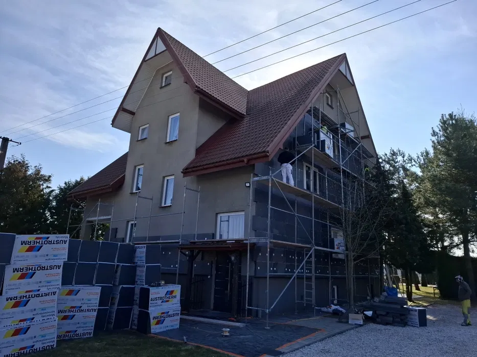Elewacje/ Docieplenia Budynków/ Okna/ Drzwi Wolne terminy