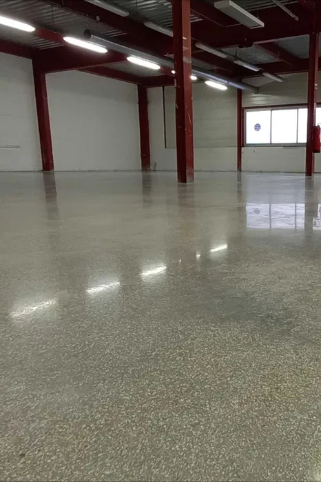Naprawa posadzek betonowych przemyslowych zywicznych podjazdy betonowe