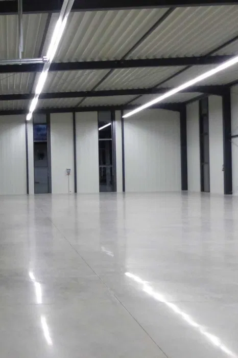 Naprawa posadzek betonowych przemyslowych zywicznych podjazdy betonowe