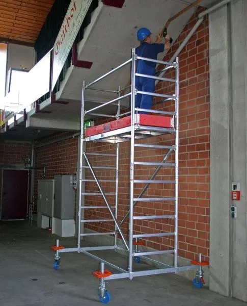 Wynajem rusztowań, warszawskiech,jezdnych,elewacyjnych