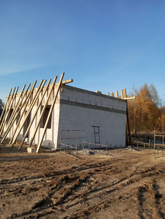 Budowa domów fundamenty ściany dobudówki