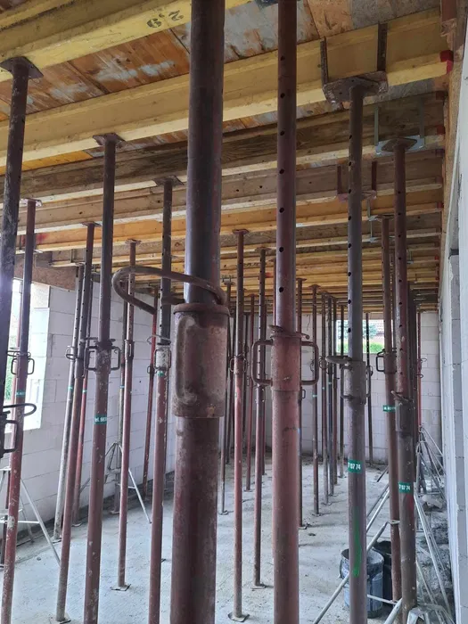 WYNAJEM płyty stemple budowlane, płyta szalunkowa, dźwigary, trójnogi