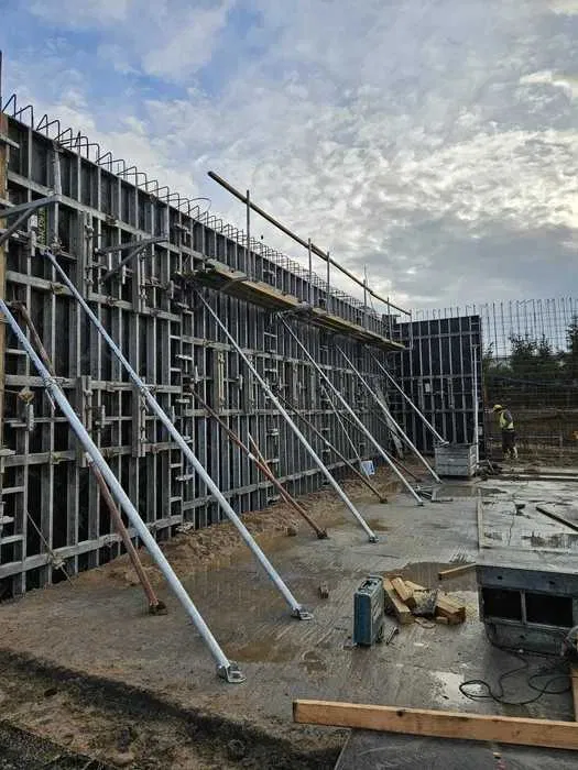 Wynajem wypożyczalnia szalunków szalunki Ścienne Stropowe Fundamentowe