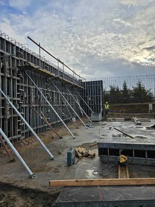 Wynajem wypożyczalnia szalunków szalunki Ścienne Stropowe Fundamentowe