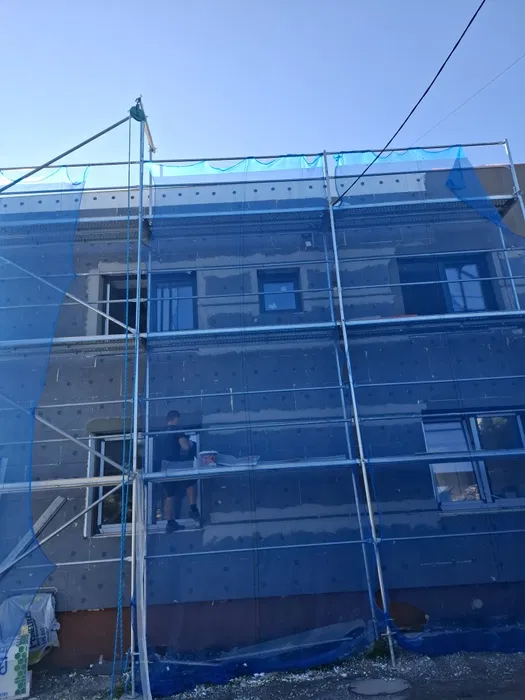 Wynajem wypożyczenie rusztowanie elewacyjne