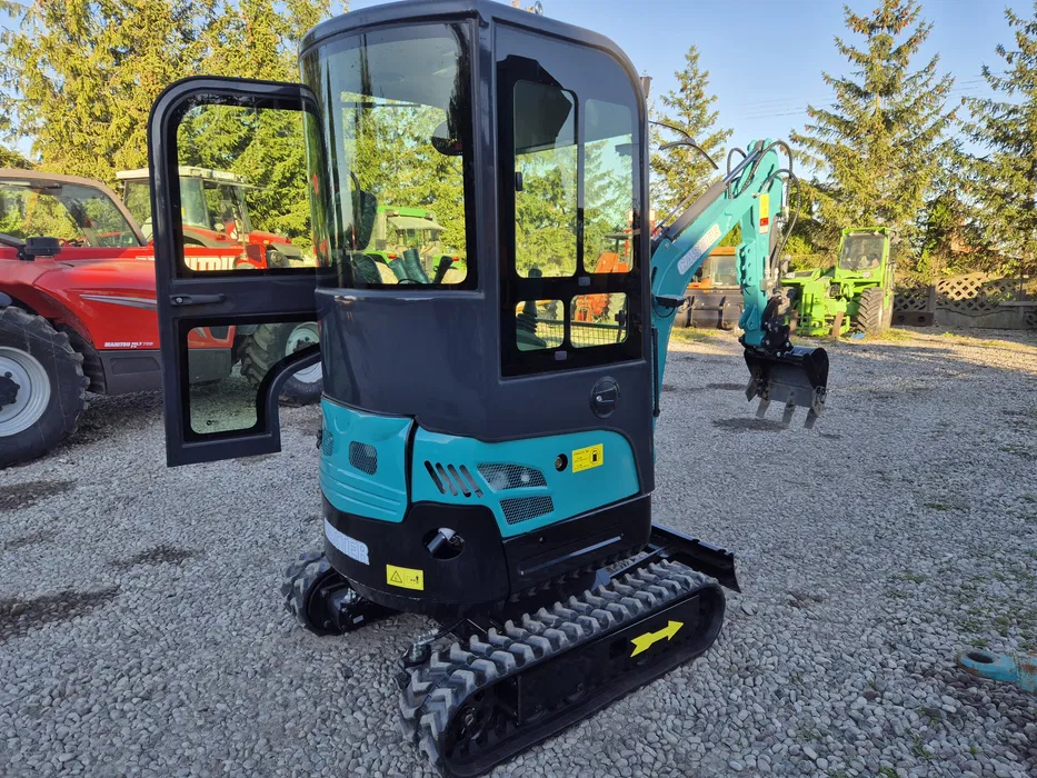 Wynajem Usługi budowlane Minikoparka. 1.8 T . + Osprzęt.