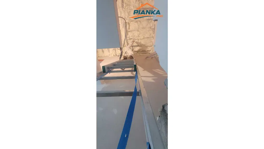Ocieplanie poddaszy pianką PUR – Łapy i i okolice. SilverFoam Ag40
