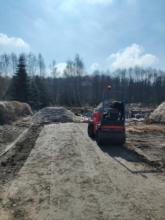 Budowa dróg dojazdowych utwardzenie placu gruz betonowy kamień łamany