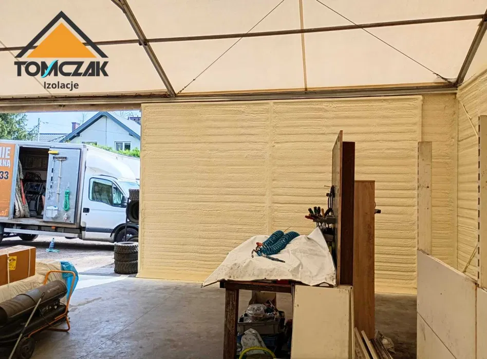 Izolacja Hali Obory Chlewni Kurnika Ocieplenie Fundamentu PIANA PUR