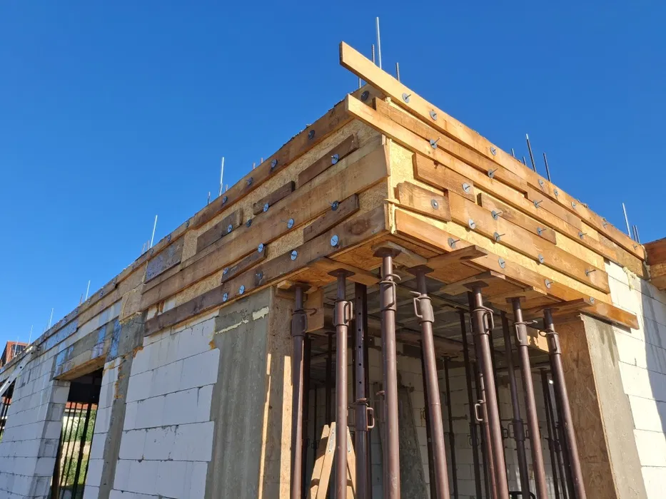 Stemple budowlane 30 gr/ doba