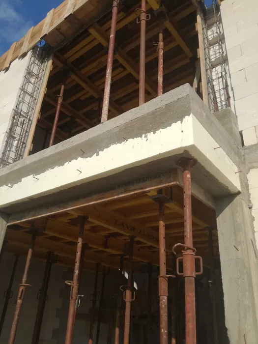 Wynajem wypożyczalnia szalunków stropowych, szalunki stropowe, stemple