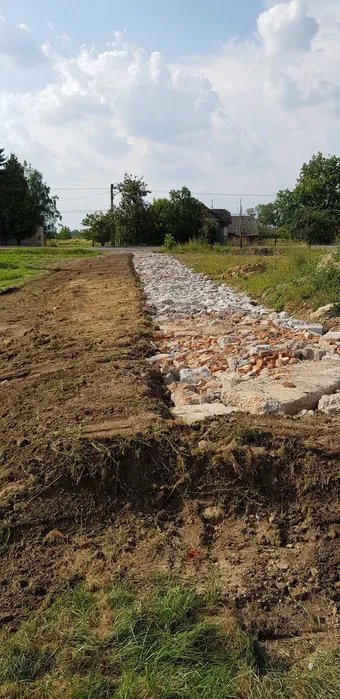 Naprawa budowa-drogi dojazdowe kamień kliniec gruz-Krasne