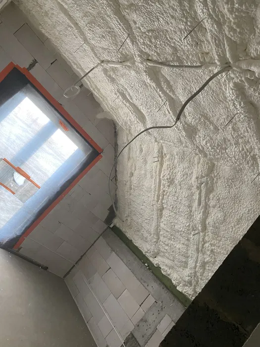 Ocieplanie Pianą PUR Poliuretanową BANASBUD