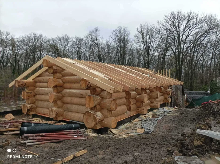 Domy całoroczne z bali naturalnych, świerkowych.