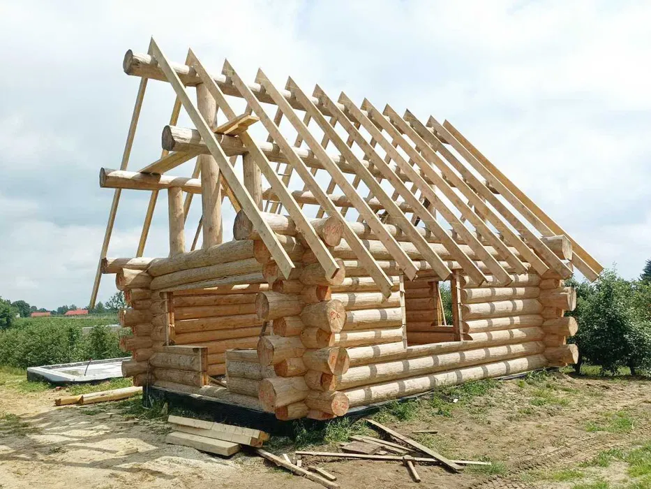 Domy całoroczne z bali naturalnych, świerkowych.